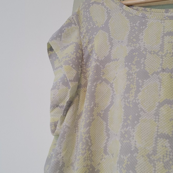 Top - Picture 2 of 3